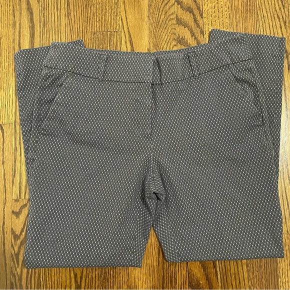 LOFT Modern Style Pants Size 8 Gray Pink Geometric Design - Picture 2 of 10